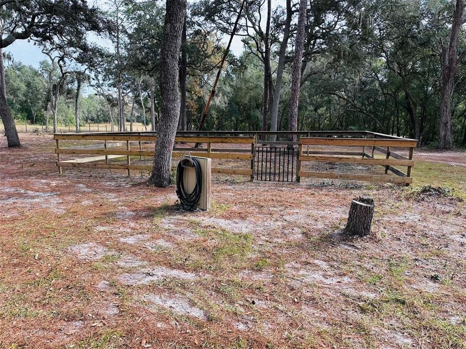 For Sale: $189,900 (1 beds, 1 baths, 1236 Square Feet)