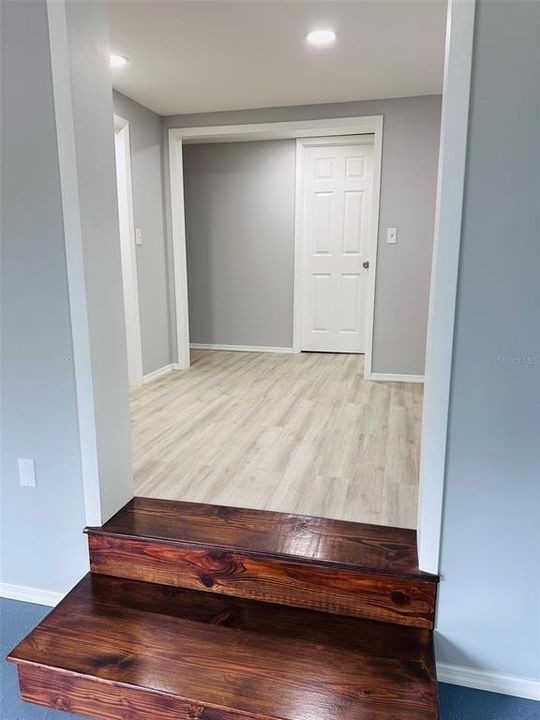 For Sale: $189,900 (1 beds, 1 baths, 1236 Square Feet)