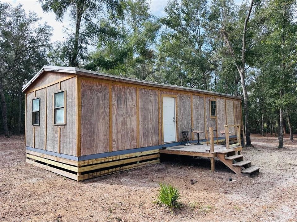 For Sale: $189,900 (1 beds, 1 baths, 1236 Square Feet)