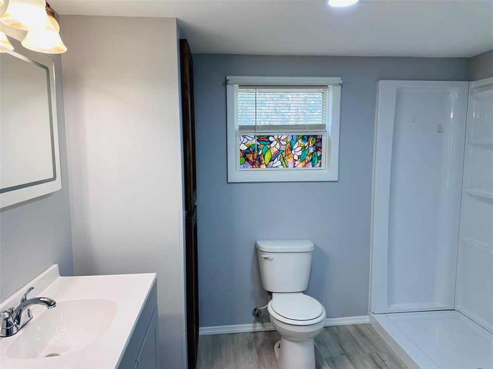 For Sale: $189,900 (1 beds, 1 baths, 1236 Square Feet)