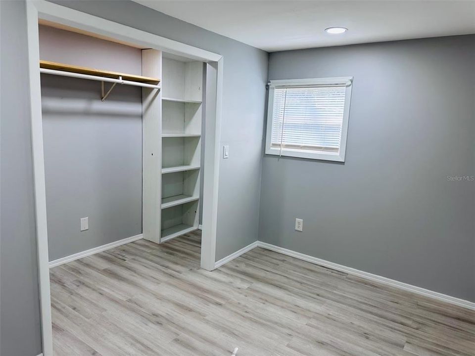 For Sale: $189,900 (1 beds, 1 baths, 1236 Square Feet)