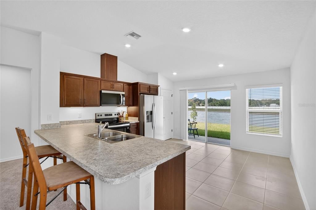 For Sale: $350,000 (3 beds, 2 baths, 1363 Square Feet)