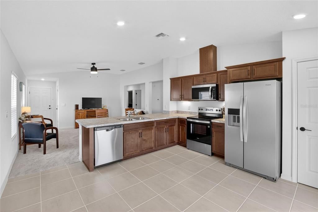 For Sale: $350,000 (3 beds, 2 baths, 1363 Square Feet)