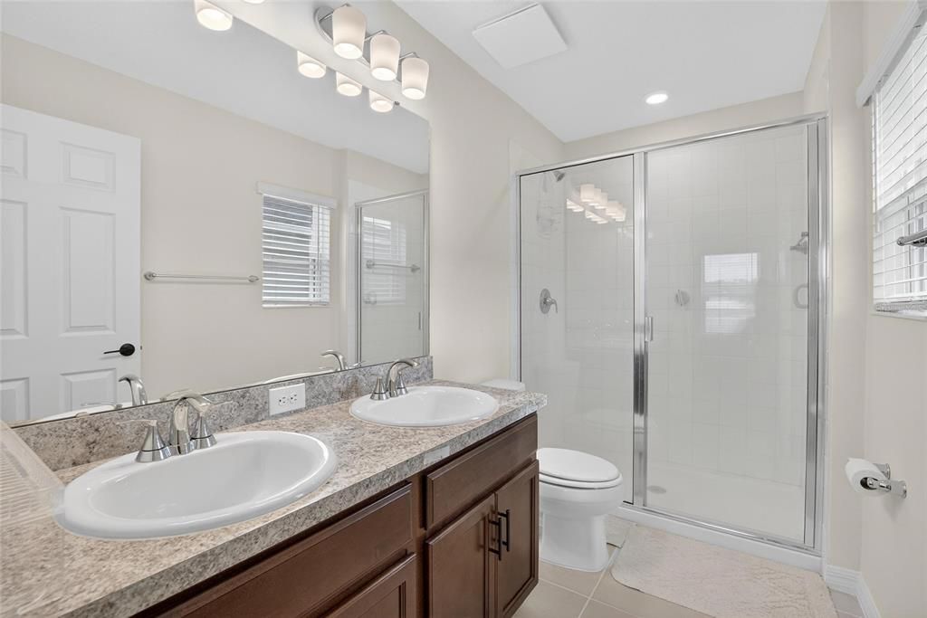 For Sale: $350,000 (3 beds, 2 baths, 1363 Square Feet)