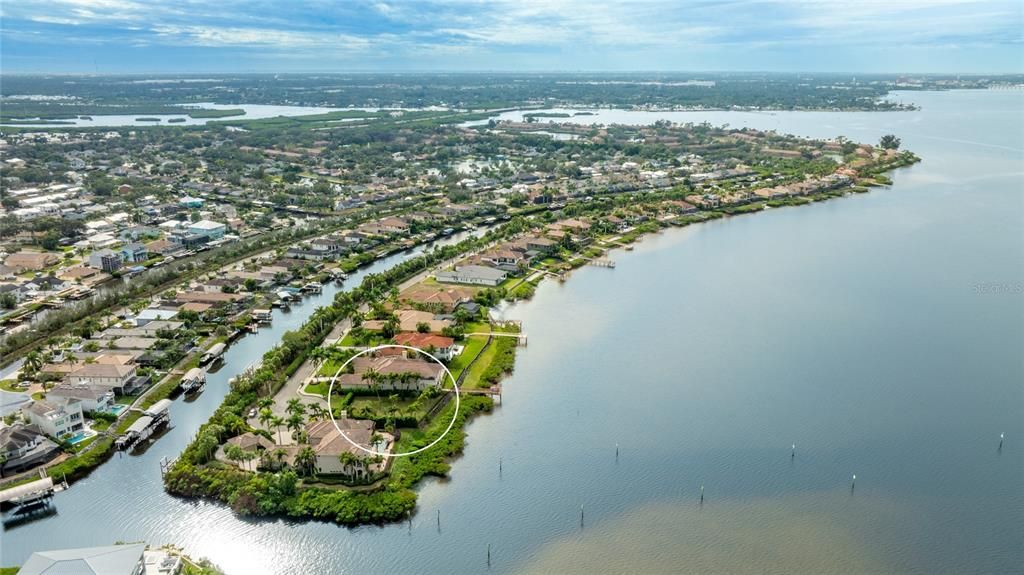 待售: $900,000 (0.36 acres)