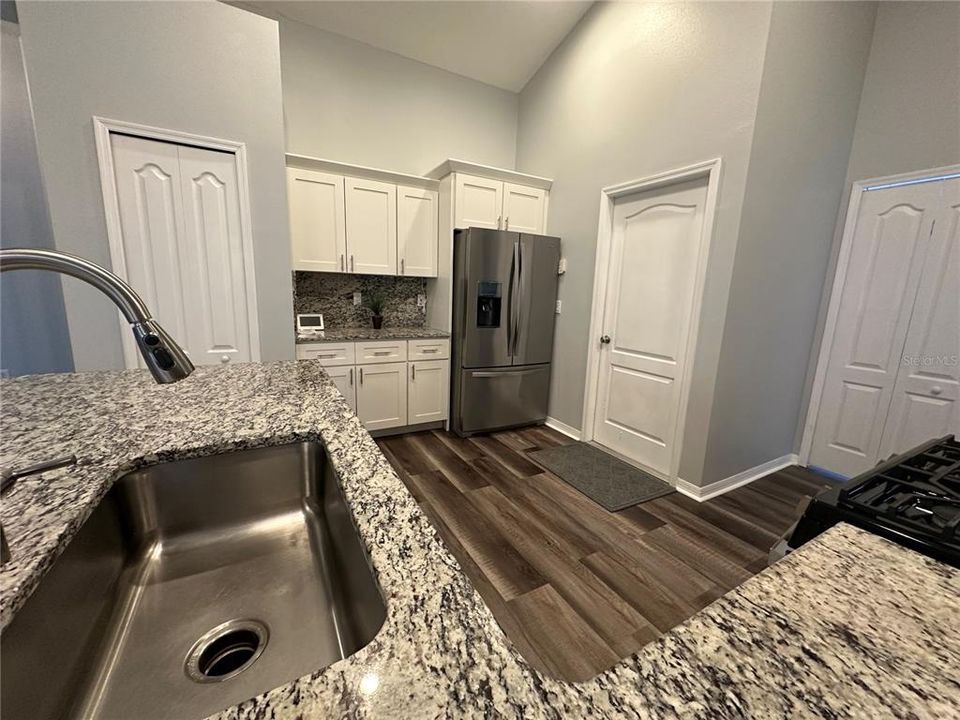 В аренду: $3,000 (3 спален, 2 ванн, 1720 Квадратных фут)