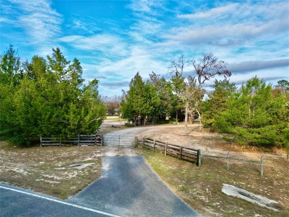 待售: $299,900 (2 贝兹, 2 浴室, 969 平方英尺)