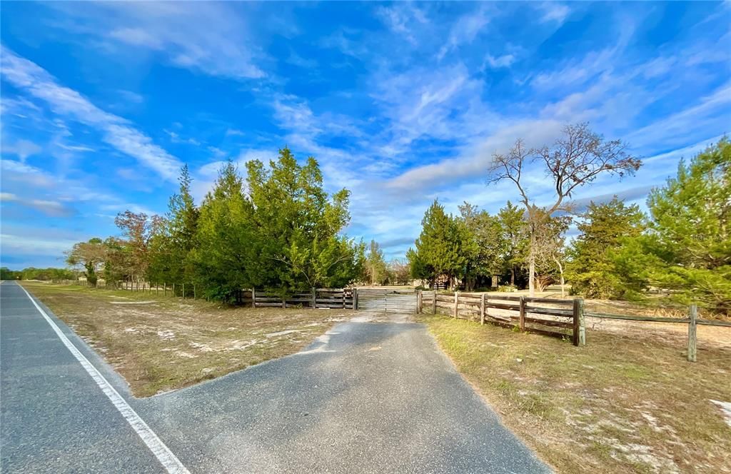 待售: $299,900 (2 贝兹, 2 浴室, 969 平方英尺)