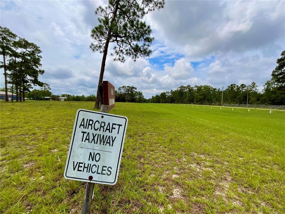 待售: $299,900 (2 贝兹, 2 浴室, 969 平方英尺)