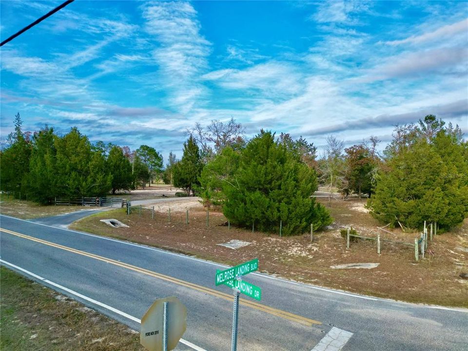 待售: $299,900 (2 贝兹, 2 浴室, 969 平方英尺)