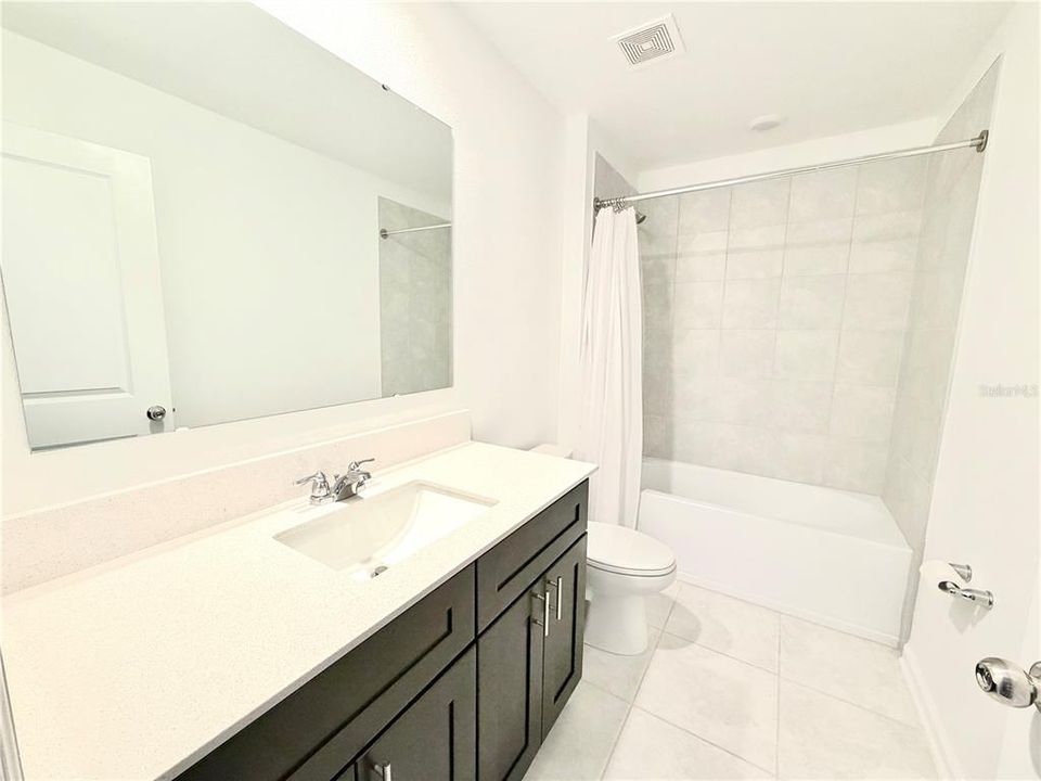 出租: $2,200 (4 贝兹, 2 浴室, 1879 平方英尺)