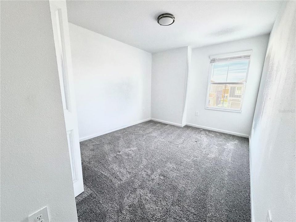 出租: $2,200 (4 贝兹, 2 浴室, 1879 平方英尺)