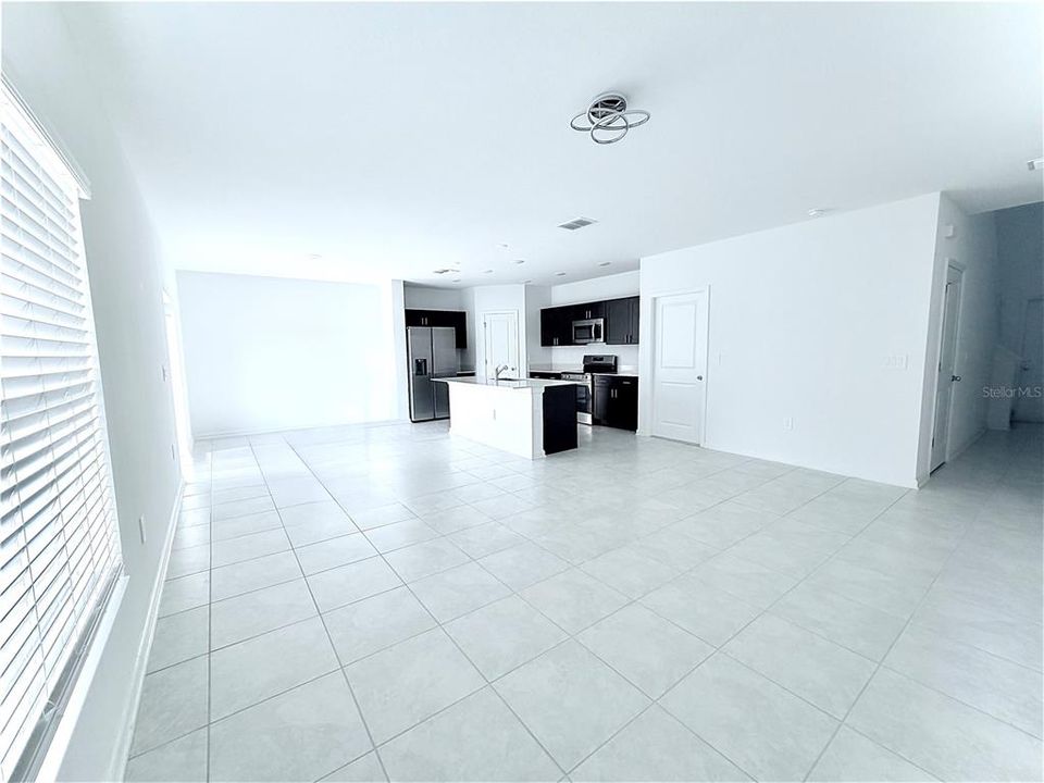 出租: $2,200 (4 贝兹, 2 浴室, 1879 平方英尺)