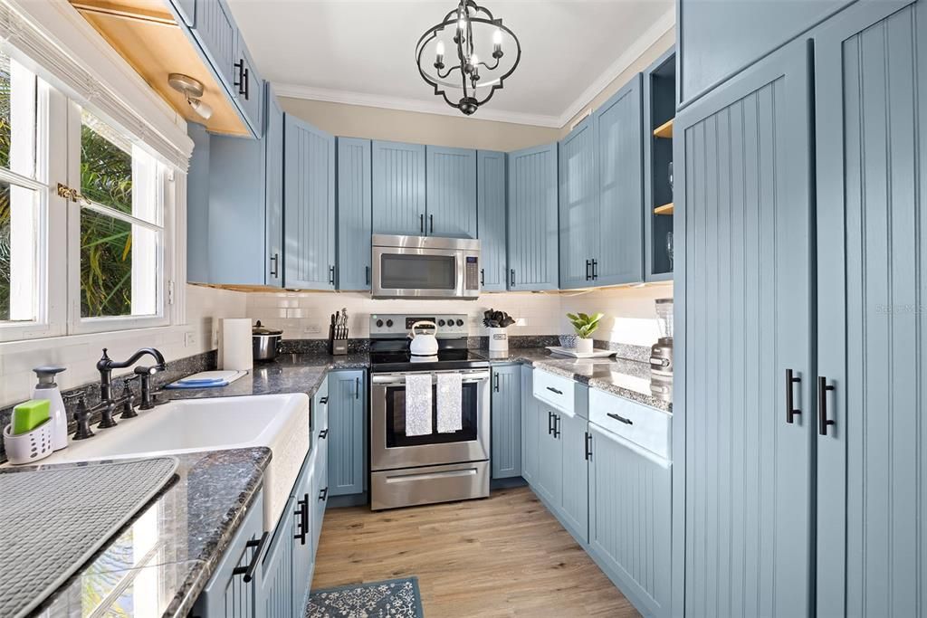 На продажу: $999,999 (6 спален, 5 ванн, 3416 Квадратных фут)