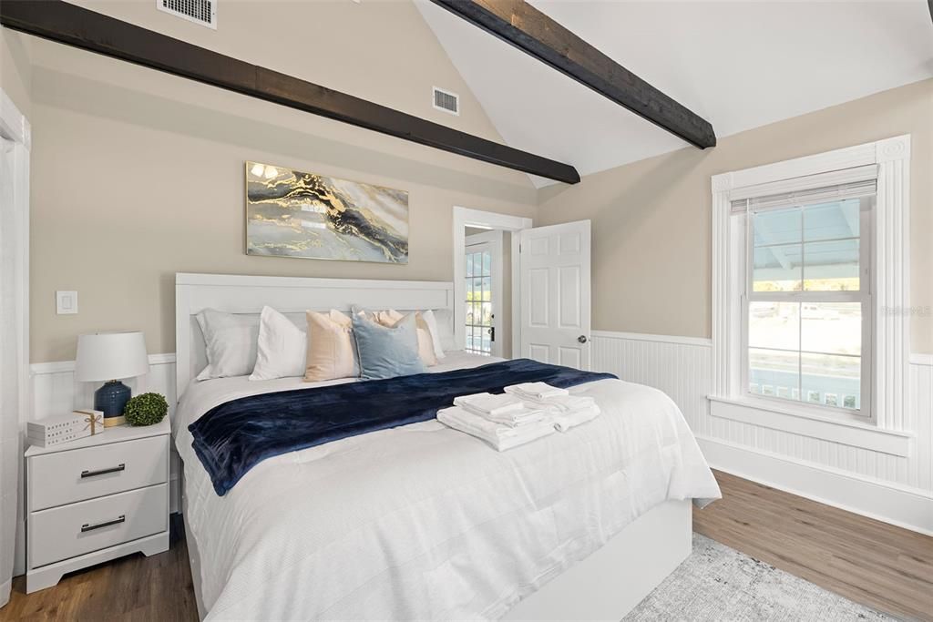 На продажу: $999,999 (6 спален, 5 ванн, 3416 Квадратных фут)