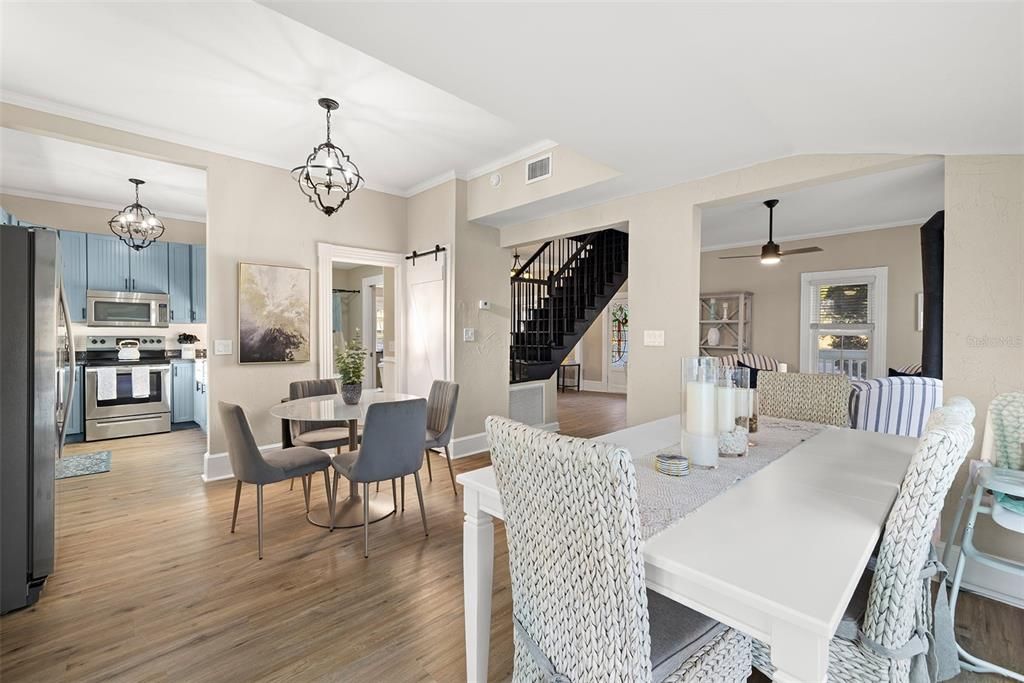 На продажу: $999,999 (6 спален, 5 ванн, 3416 Квадратных фут)