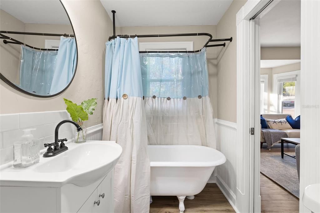 На продажу: $999,999 (6 спален, 5 ванн, 3416 Квадратных фут)