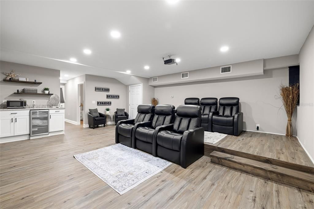 На продажу: $999,999 (6 спален, 5 ванн, 3416 Квадратных фут)