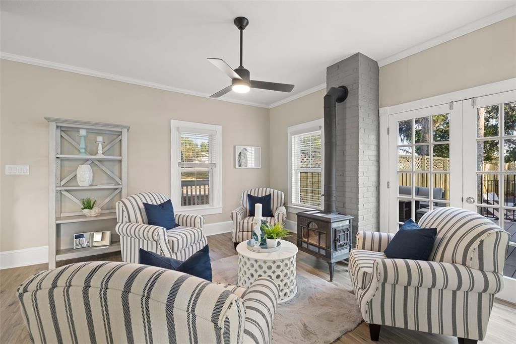 На продажу: $999,999 (6 спален, 5 ванн, 3416 Квадратных фут)