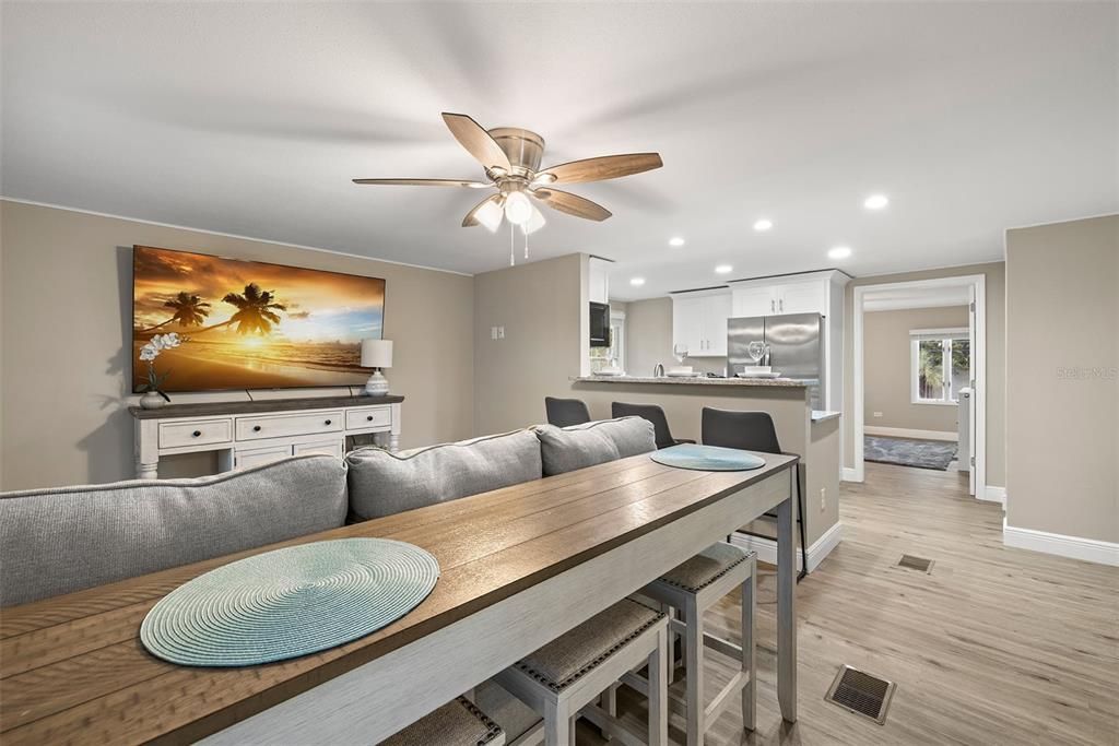 На продажу: $999,999 (6 спален, 5 ванн, 3416 Квадратных фут)