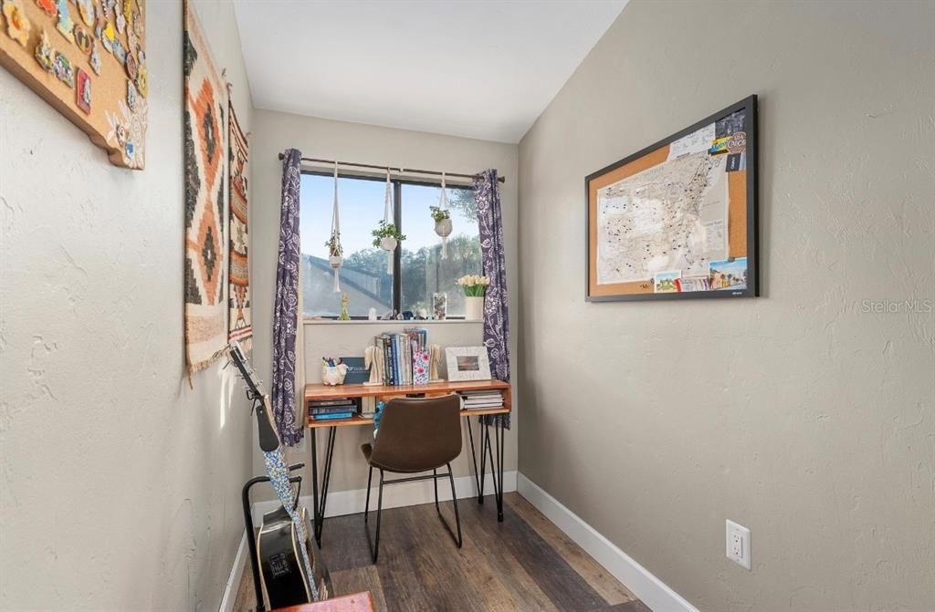 На продажу: $195,000 (2 спален, 2 ванн, 1000 Квадратных фут)