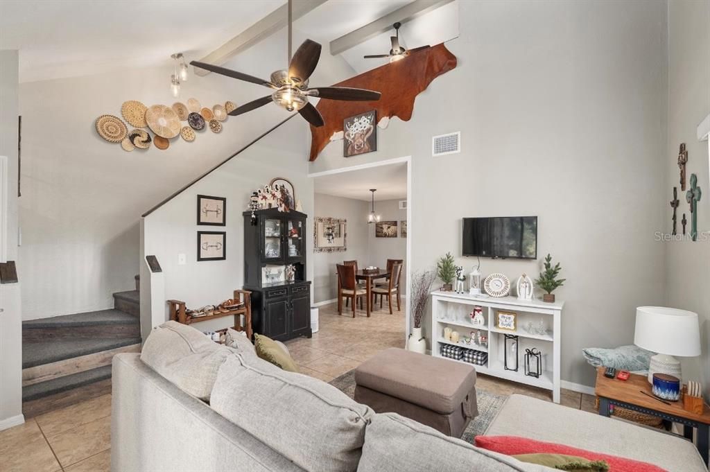 На продажу: $195,000 (2 спален, 2 ванн, 1000 Квадратных фут)