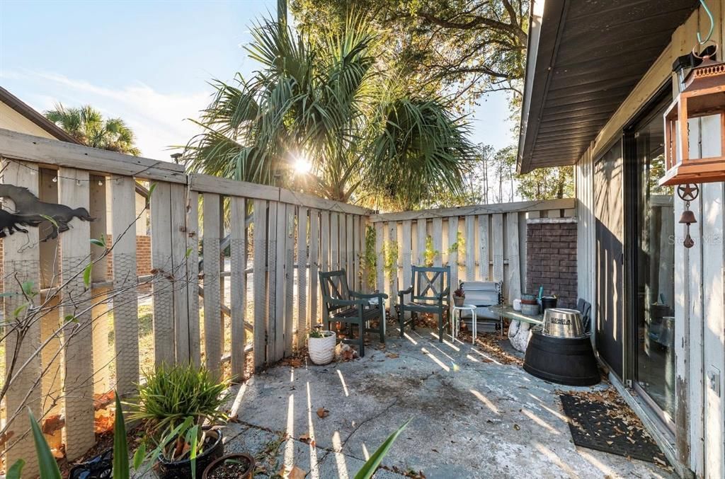 На продажу: $195,000 (2 спален, 2 ванн, 1000 Квадратных фут)