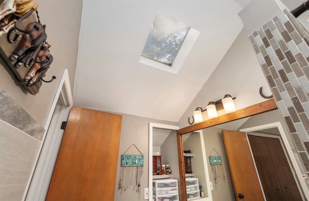 На продажу: $195,000 (2 спален, 2 ванн, 1000 Квадратных фут)