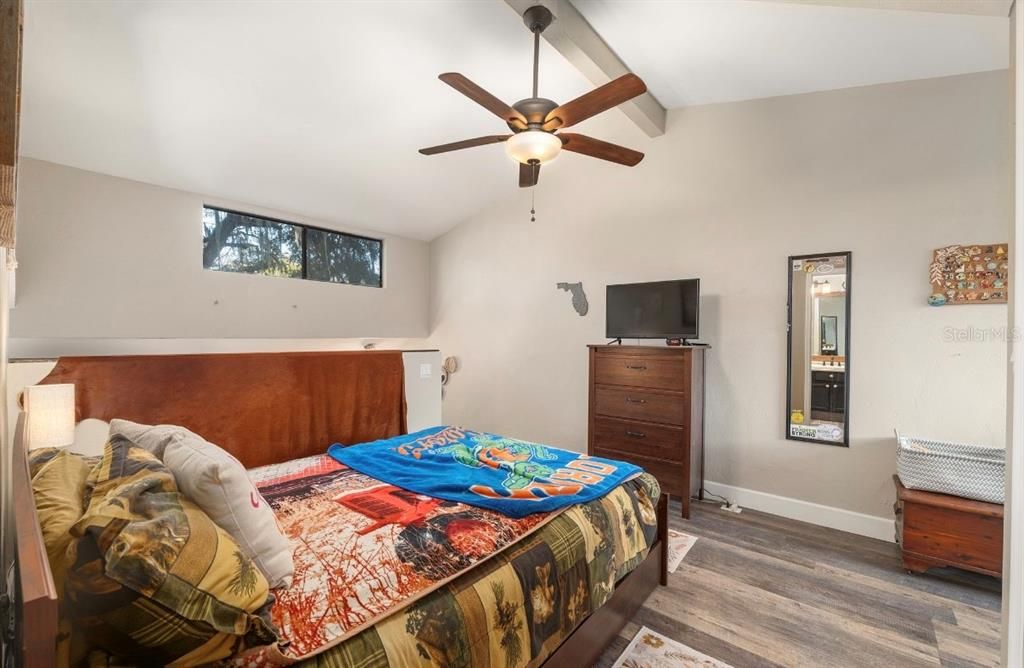 На продажу: $195,000 (2 спален, 2 ванн, 1000 Квадратных фут)