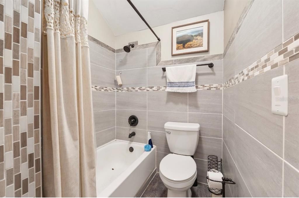 На продажу: $195,000 (2 спален, 2 ванн, 1000 Квадратных фут)