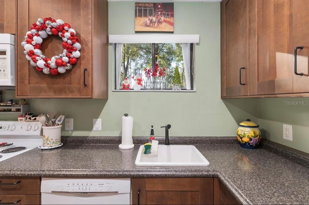 На продажу: $195,000 (2 спален, 2 ванн, 1000 Квадратных фут)