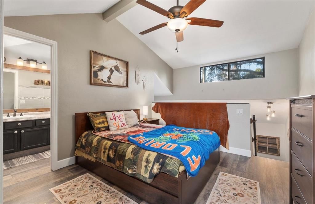 На продажу: $195,000 (2 спален, 2 ванн, 1000 Квадратных фут)