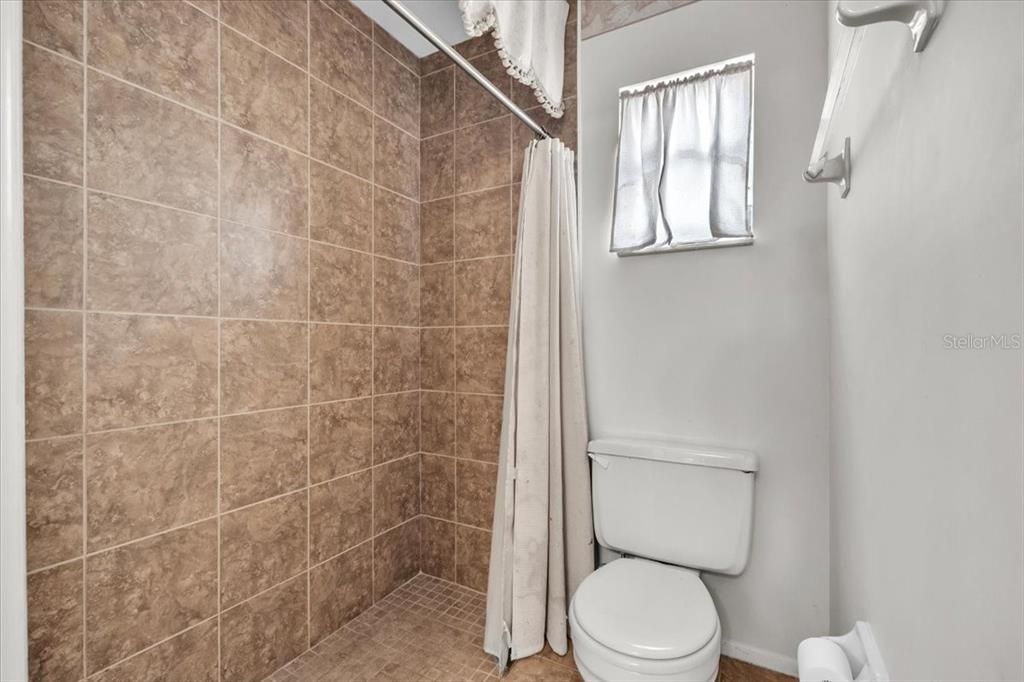 На продажу: $290,000 (4 спален, 3 ванн, 1920 Квадратных фут)