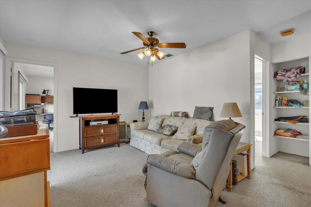 На продажу: $290,000 (4 спален, 3 ванн, 1920 Квадратных фут)