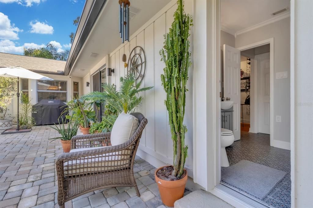 En Venta: $725,000 (4 camas, 3 baños, 2423 Pies cuadrados)