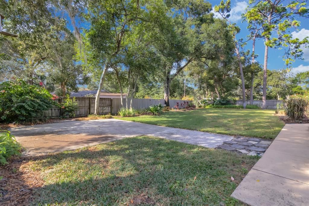 En Venta: $725,000 (4 camas, 3 baños, 2423 Pies cuadrados)