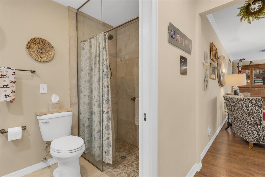 En Venta: $725,000 (4 camas, 3 baños, 2423 Pies cuadrados)