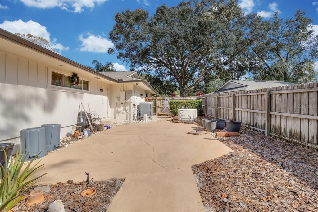 En Venta: $725,000 (4 camas, 3 baños, 2423 Pies cuadrados)