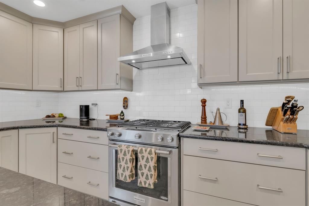 En Venta: $725,000 (4 camas, 3 baños, 2423 Pies cuadrados)