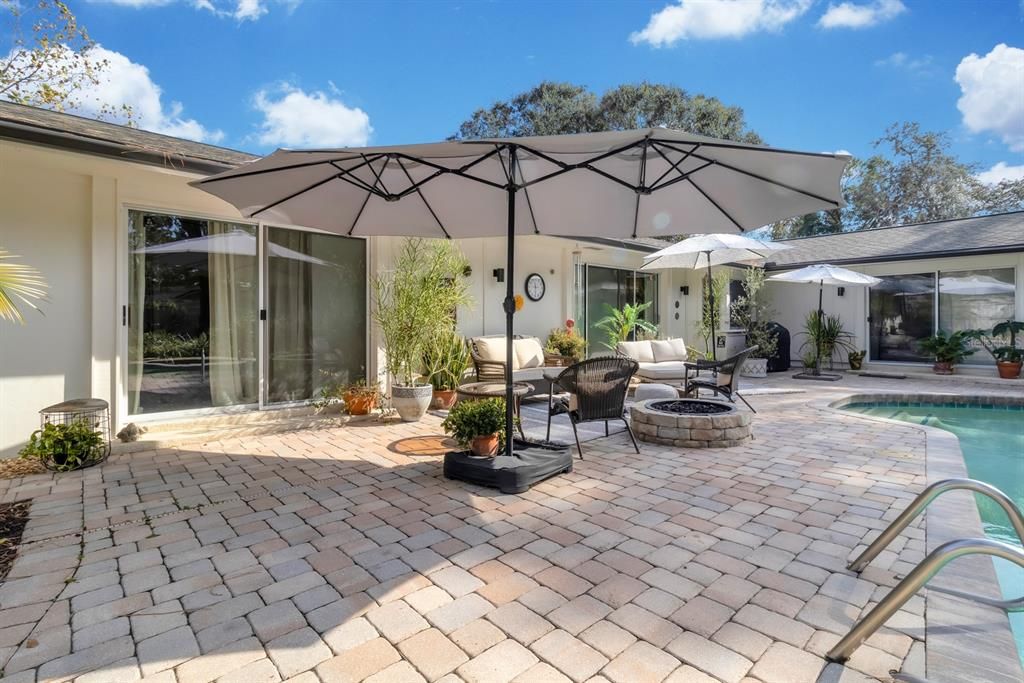 En Venta: $725,000 (4 camas, 3 baños, 2423 Pies cuadrados)