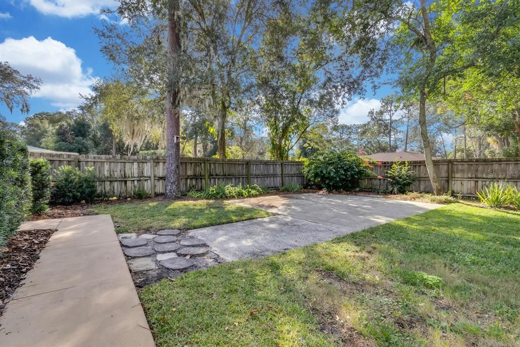 En Venta: $725,000 (4 camas, 3 baños, 2423 Pies cuadrados)