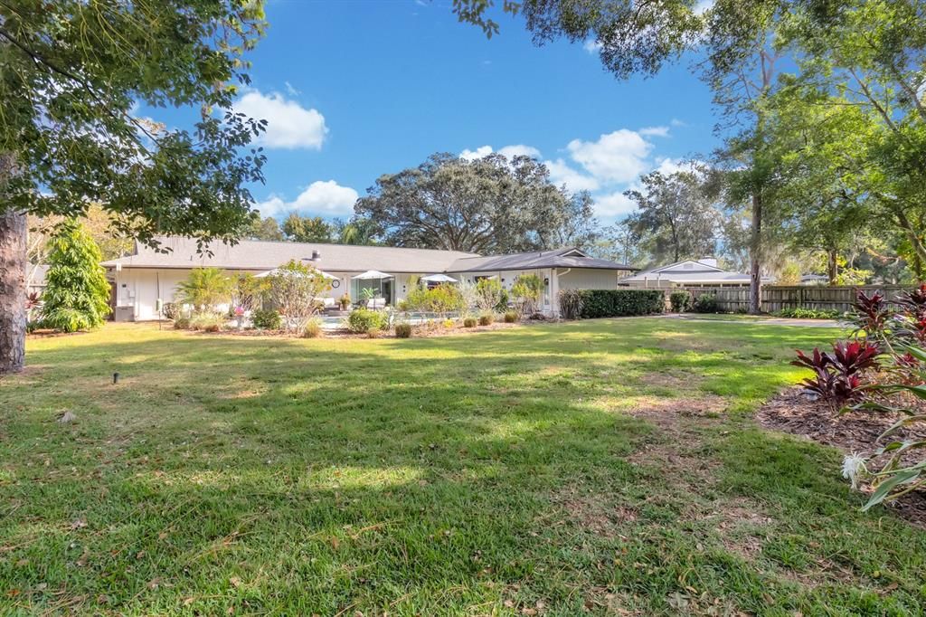 En Venta: $725,000 (4 camas, 3 baños, 2423 Pies cuadrados)