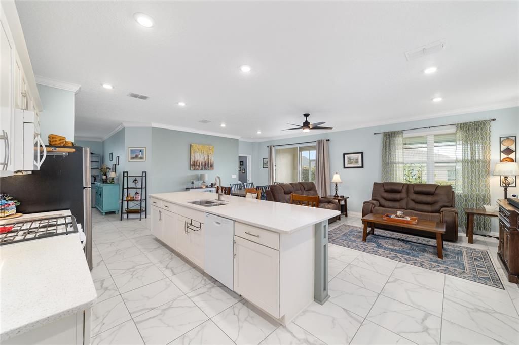 待售: $314,900 (2 贝兹, 2 浴室, 1737 平方英尺)