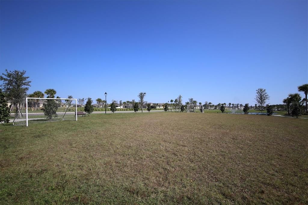 待售: $435,000 (4 贝兹, 2 浴室, 1767 平方英尺)