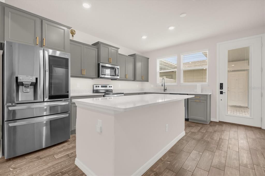 В аренду: $2,300 (3 спален, 2 ванн, 1620 Квадратных фут)