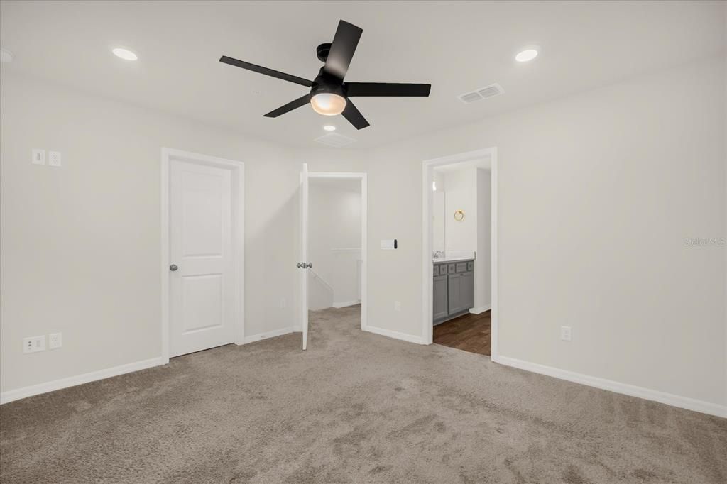 В аренду: $2,300 (3 спален, 2 ванн, 1620 Квадратных фут)