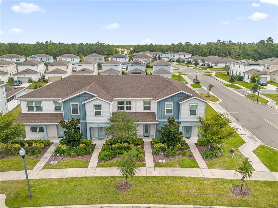 В аренду: $2,300 (3 спален, 2 ванн, 1620 Квадратных фут)