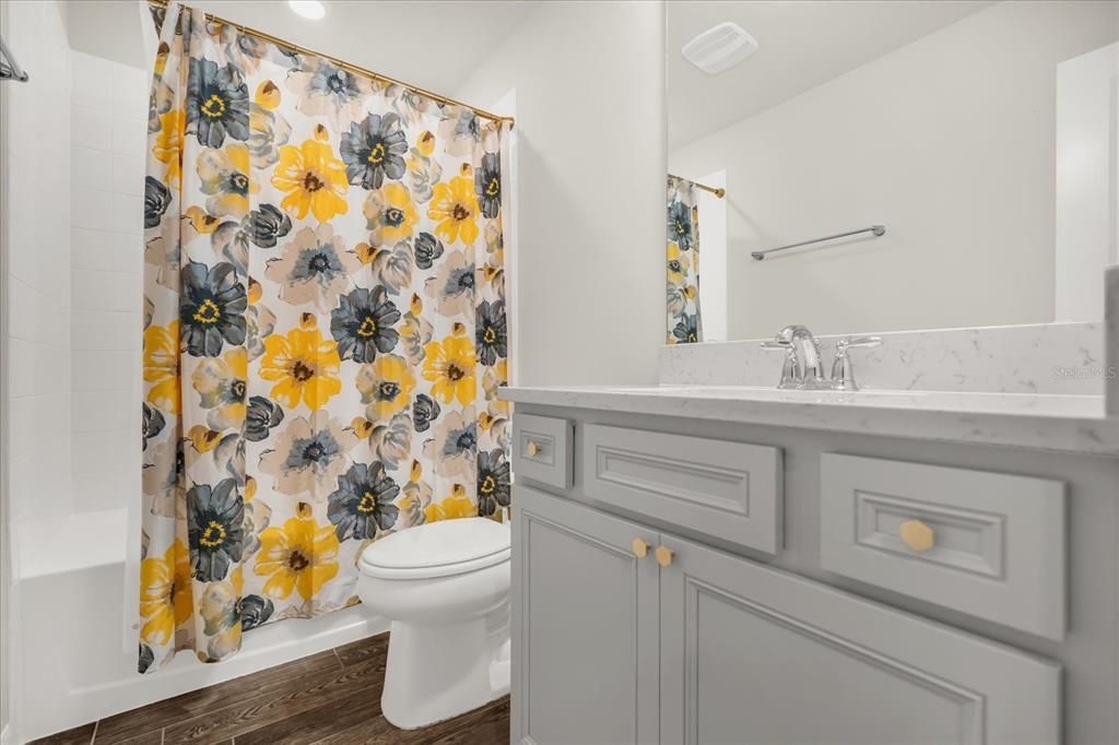 В аренду: $2,300 (3 спален, 2 ванн, 1620 Квадратных фут)