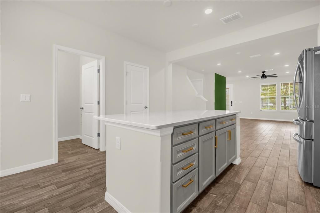 В аренду: $2,300 (3 спален, 2 ванн, 1620 Квадратных фут)