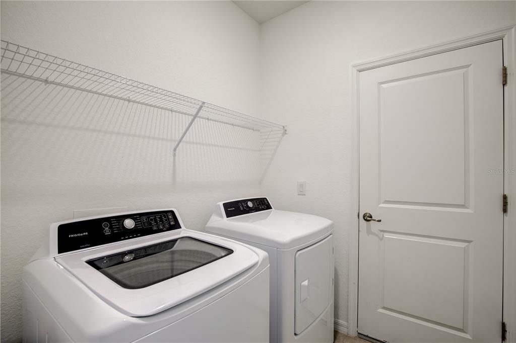 For Rent: $3,000 (3 beds, 3 baths, 2214 Square Feet)